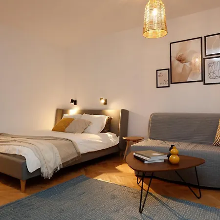 Retreat Concept * بوخارست