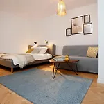 Retreat Concept 부쿠레슈티